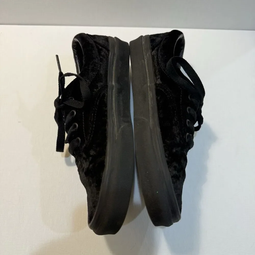 Vans Old Skool  Black Velvet Skate Sneakers  Unisex  Size 6 (M) 7.5 (W) 507452